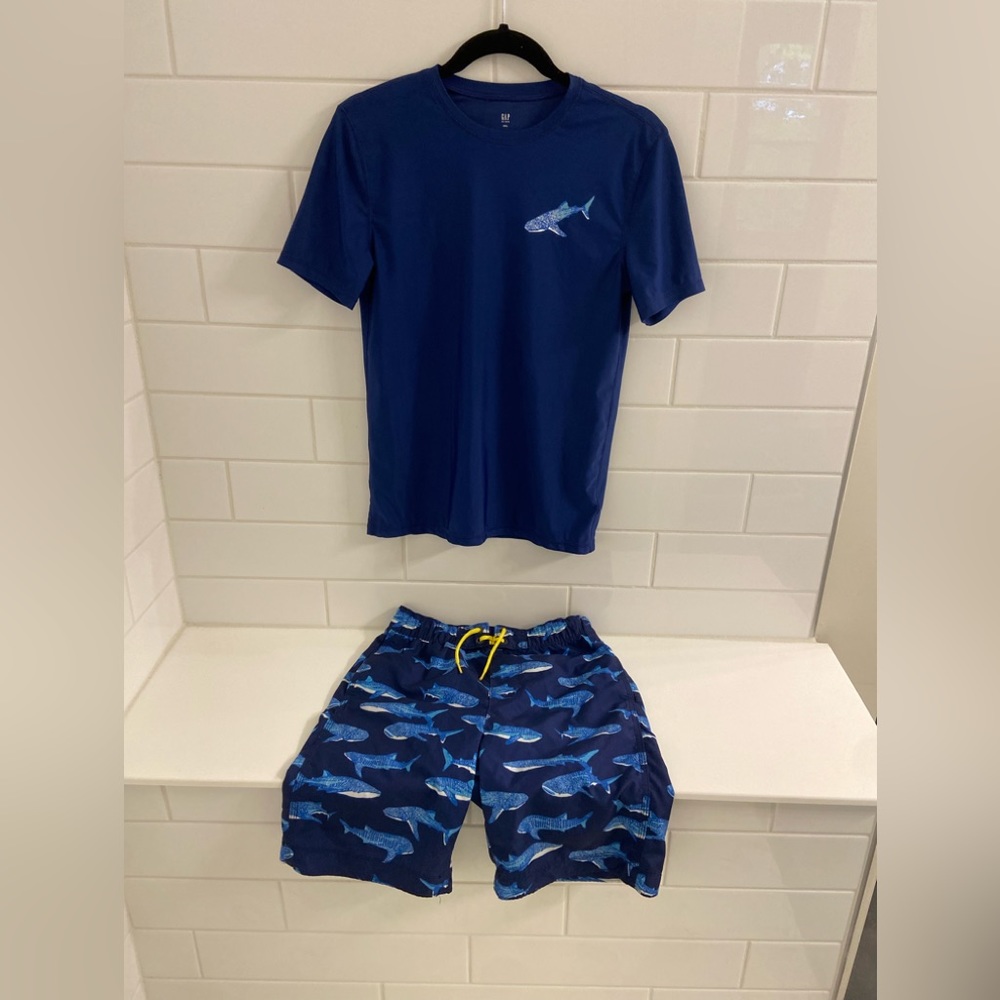 GAP Kids Rash Guard and Swim Trunks size XXL 14-16